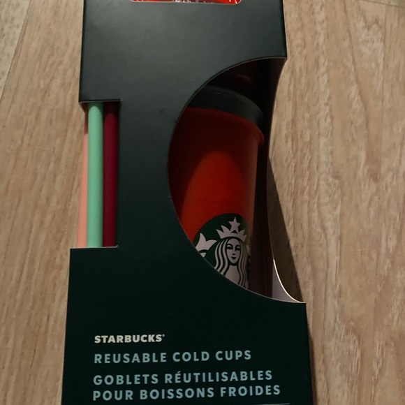 2020 Starbucks Holiday Reusable Cups - Picture 2 of 7